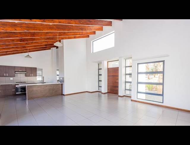 3 BEDROOM HOUSE FOR SALE IN JACKAL CREEK GOLF ESTATE